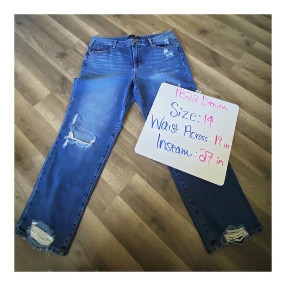1822 Ripped Straight Leg Jeans - Picture 8 of 9